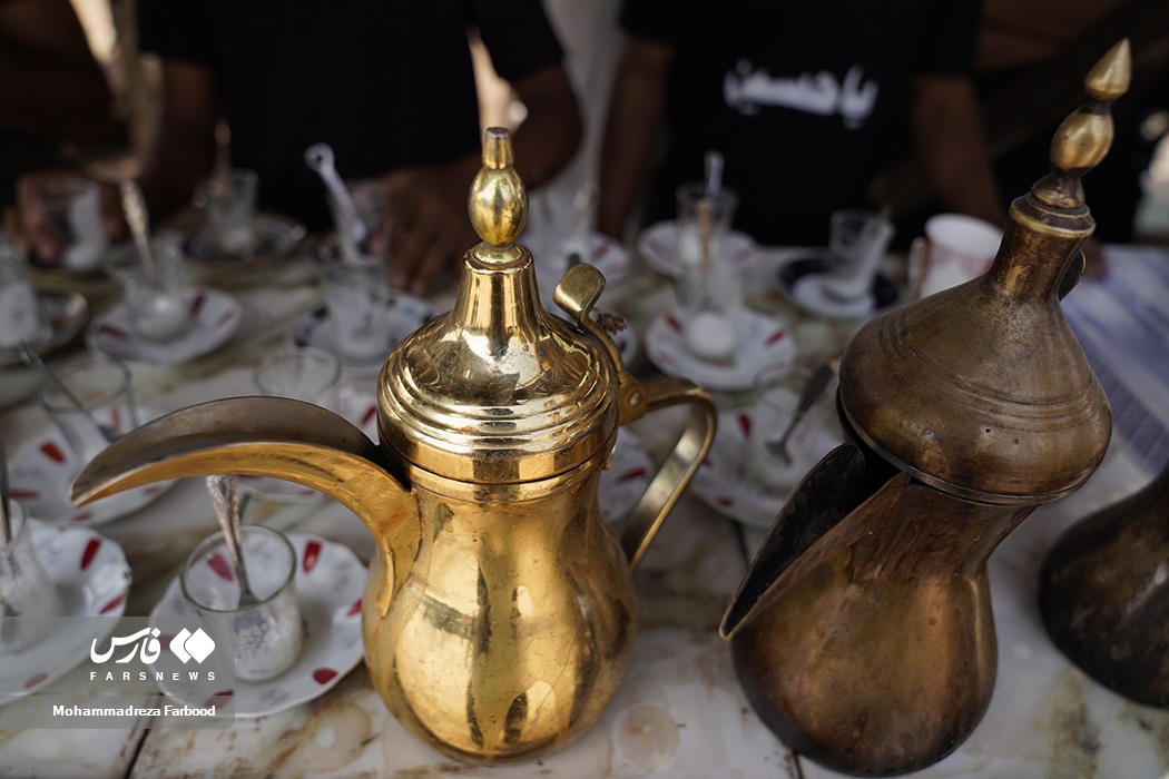 تصاویر: پذیرایی از زوار اربعین با &laquo;قهوه عراقی&raquo;