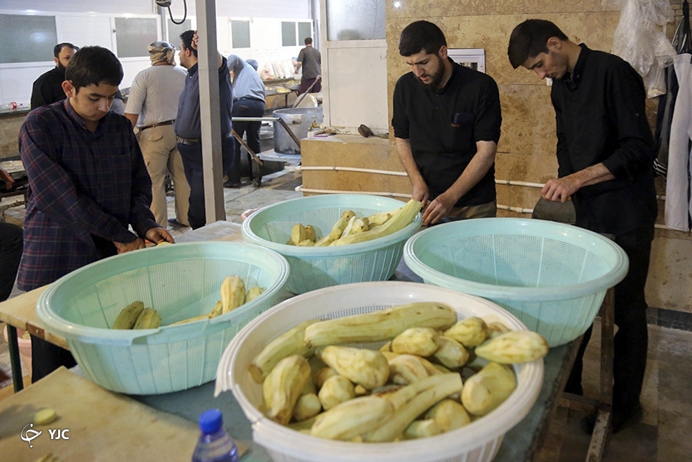 تصاویر: میزبانی از زائران اربعین در قرارگاه مردمی اربعین قم