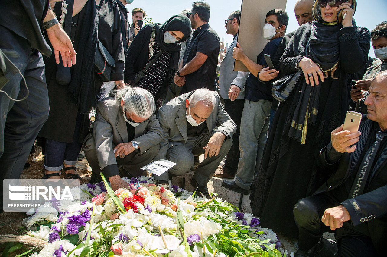 تصاویر: تشییع و خاکسپاری پیکر &laquo;منوچهر اسماعیلی&raquo;