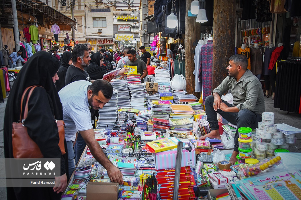 تصاویر: بازار &laquo;آبادان&raquo; در شور و شوق خرید لوازم تحریر