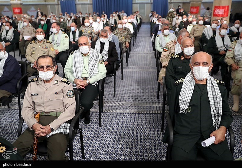 تصاویر: دیدار پیشکسوتان دفاع مقدس و خانواده&zwnj;های شهدا با مقام معظم رهبری