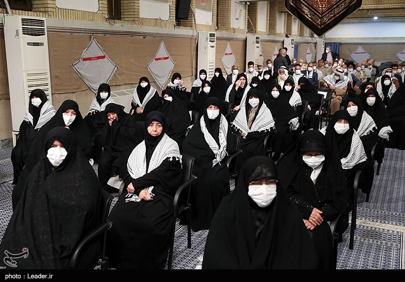 تصاویر: دیدار پیشکسوتان دفاع مقدس و خانواده&zwnj;های شهدا با مقام معظم رهبری