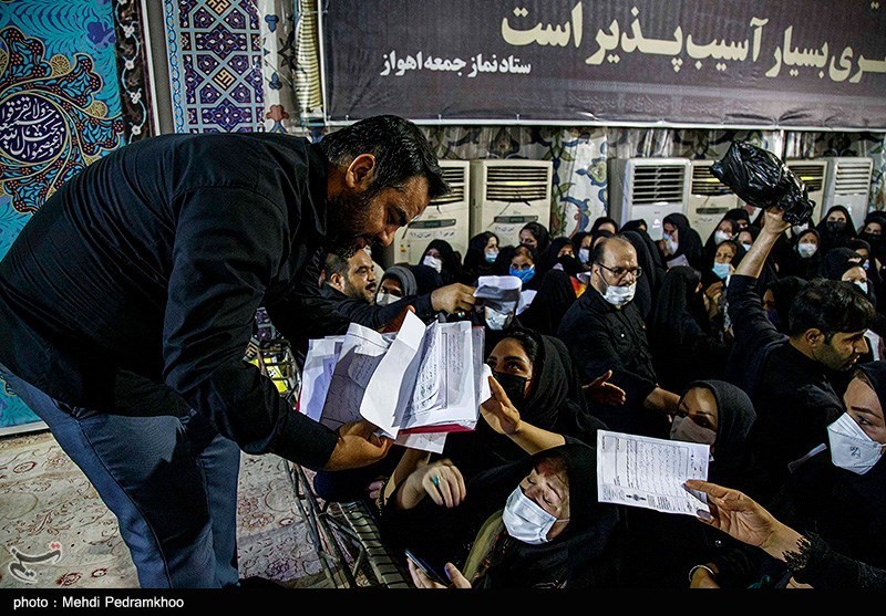 تصاویر: حواشی حضور وزیر نفت در نماز جمعه خوزستان