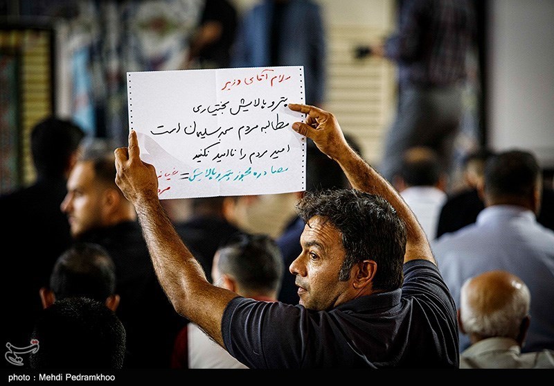 تصاویر: حواشی حضور وزیر نفت در نماز جمعه خوزستان