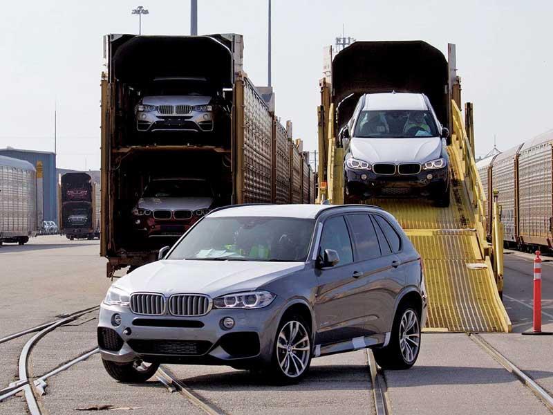 دبیر انجمن واردکنندگان خودرو: بر اساس دستورالعمل دولت، حتی اگر همه خودروها فقط ۱۰ هزار دلار باشند، عملا بیش از ۱۰۰ هزار خودرو وارد نخواهد شد / خودروهای شاسی بلند وارد نمی‌شود / تعرفه واردات نامشخص است / خودروهای وارداتی از ۱۰ برند اول دنیا نخواهد بود / ماشین‌های تولید داخل یک سر و گردان بالاتر از خودروهای ۱۰ هزار دلاری دنیا هستند