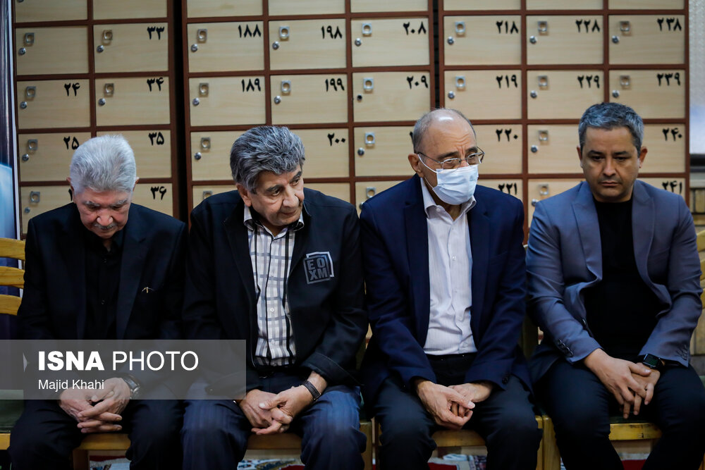 تصاویر: مراسم ترحیم منوچهر اسماعیلی صداپیشه پیشکسوت