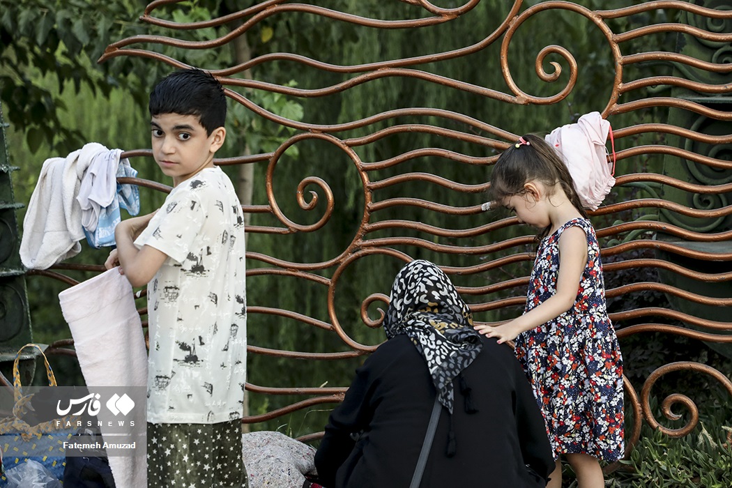 تصاویر: بازی کودکان در آب و آتش