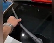 ویدیو /  آبروریزی جنجالی سایپا در نمایشگاه خودرو؛ آریا با برف‌پاک‌کنی بزرگ‌تر از شیشه