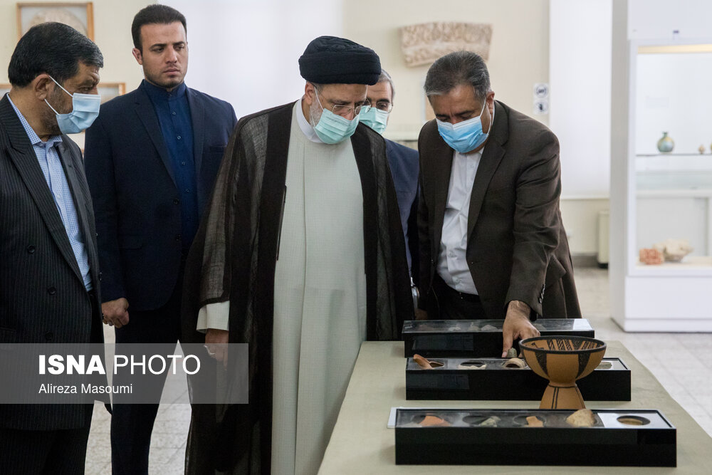 تصاویر: بازدید رئیس جمهور از موزه ملی ایران