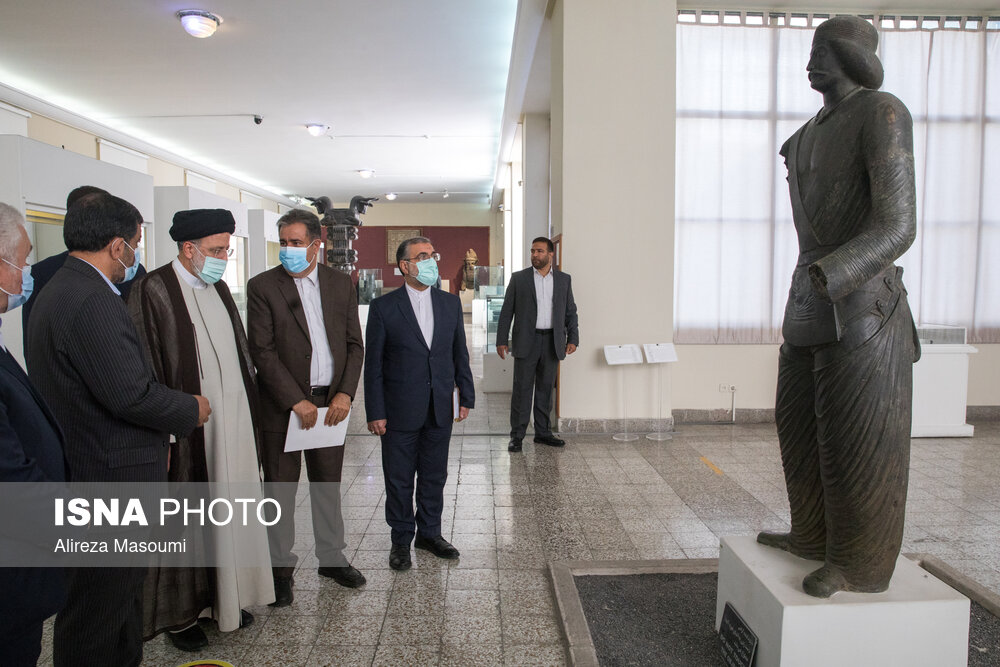 تصاویر: بازدید رئیس جمهور از موزه ملی ایران