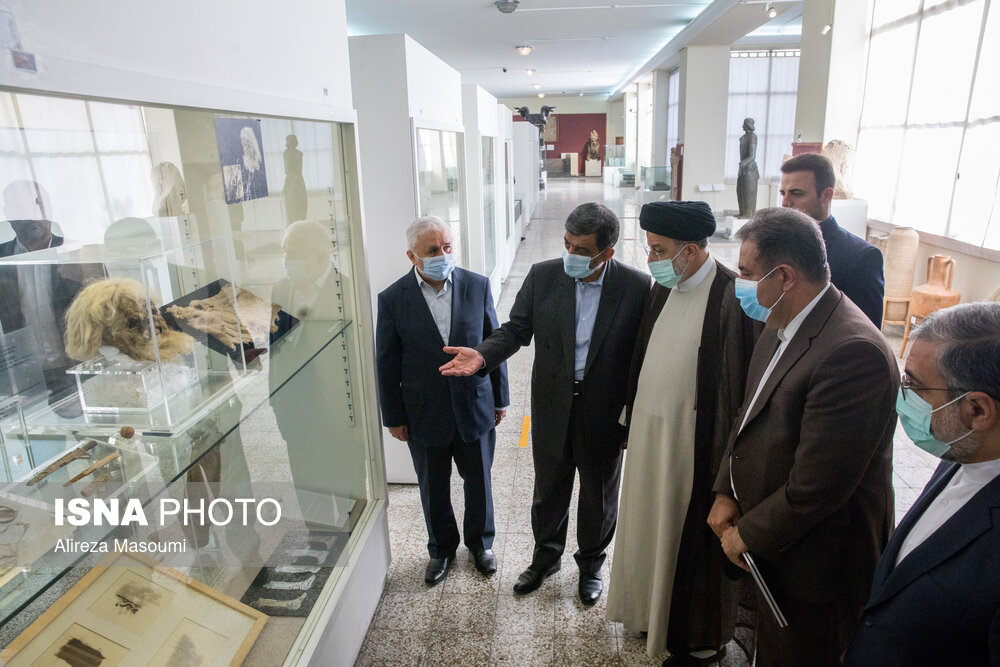 تصاویر: بازدید رئیس جمهور از موزه ملی ایران