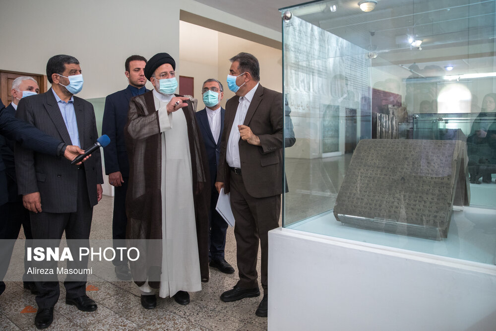 تصاویر: بازدید رئیس جمهور از موزه ملی ایران