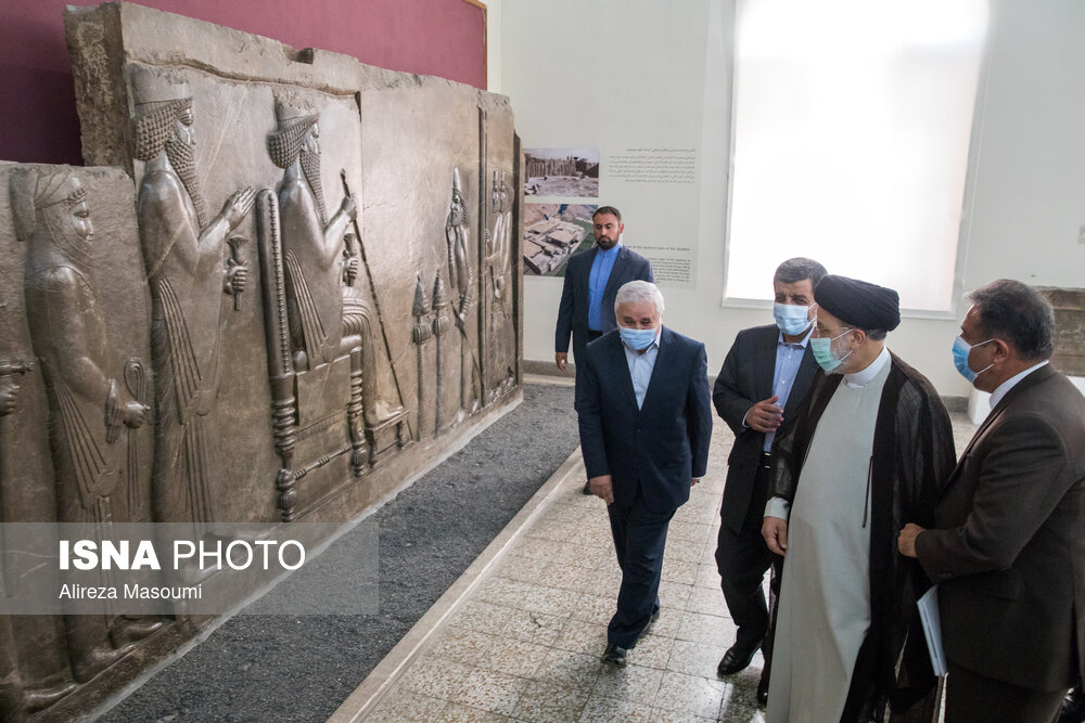 تصاویر: بازدید رئیس جمهور از موزه ملی ایران