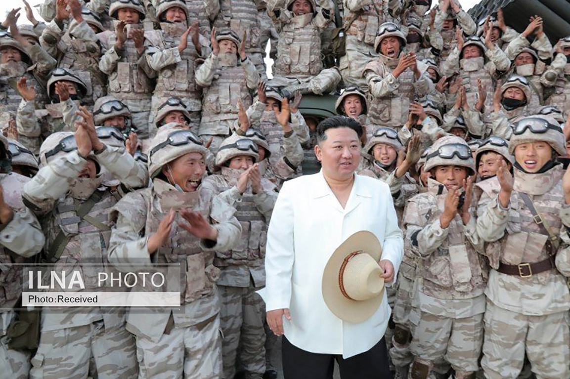 تصاویر: کیم جونگ اون در رزمایش یگان اتمی ارتش کره شمالی