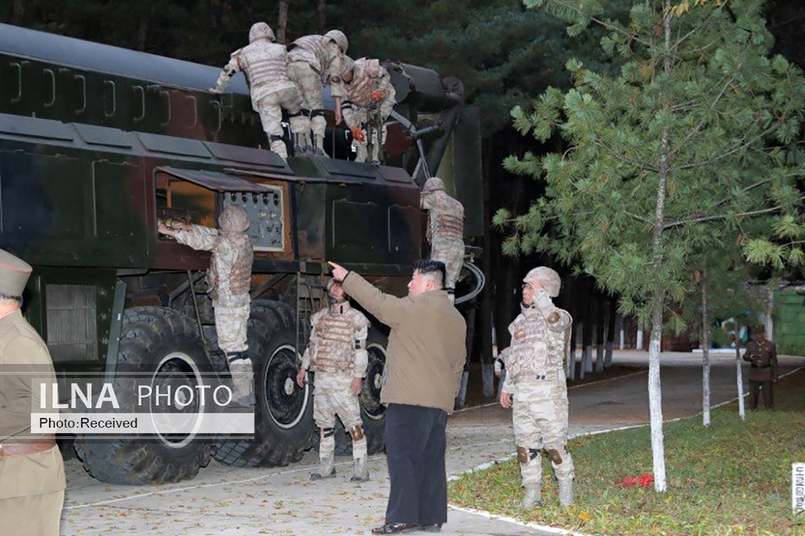 تصاویر: کیم جونگ اون در رزمایش یگان اتمی ارتش کره شمالی