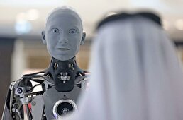 ویدیو / «آمکا»، پیشرفته‌ترین ربات انسان‌نمای دنیا برای ارتباط با مردم به موزه آینده دبی رفت