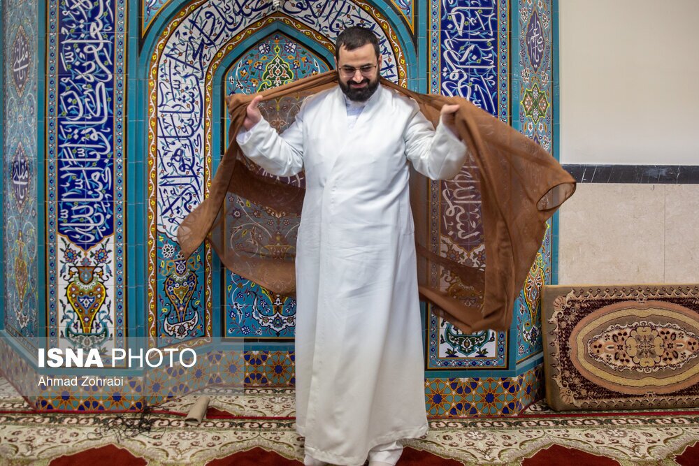 تصاویر: عمامه گذاری طلاب در روز میلاد پیامبر اکرم(ص)