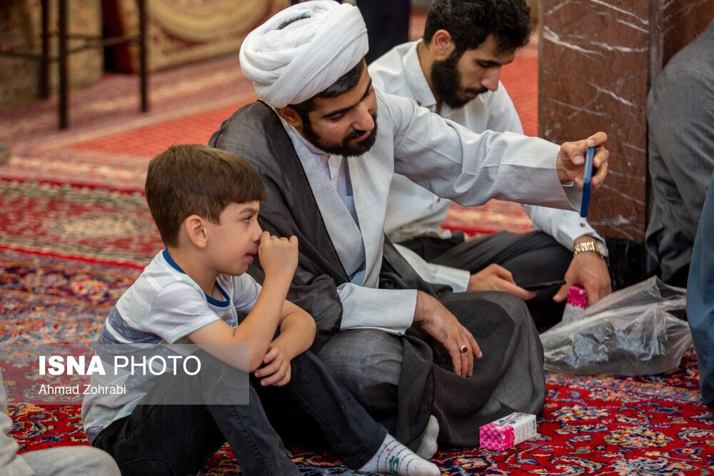 تصاویر: عمامه گذاری طلاب در روز میلاد پیامبر اکرم(ص)