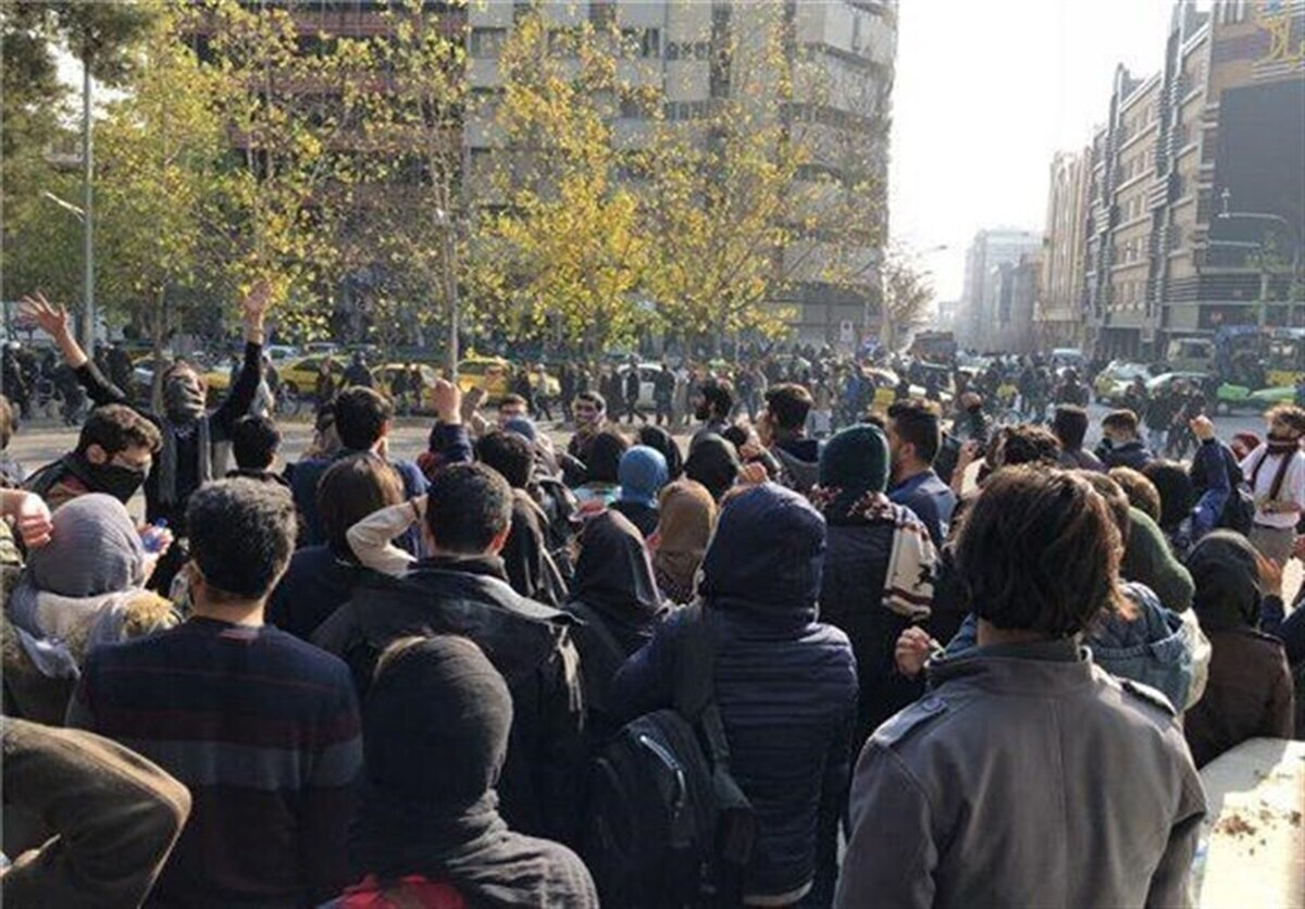 کیهان: کسانی که بحث آزادی حجاب را مطرح می‌کنند، مسئله‌شان فحشا و برهنگی است