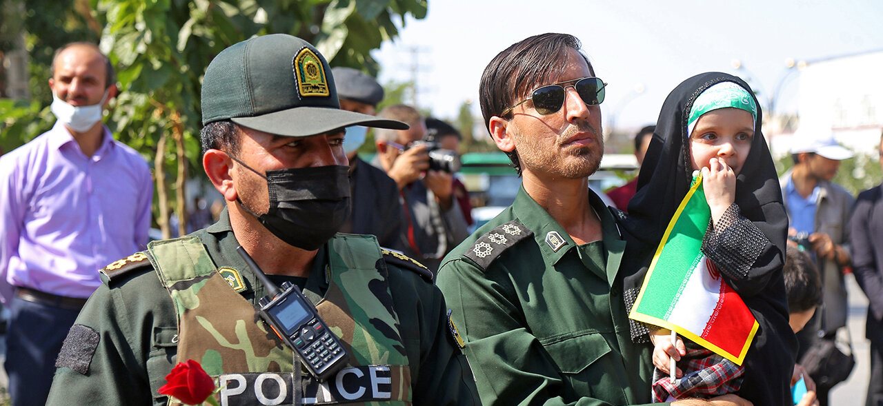 1334739 545 - معاون نیروی انتظامی خراسان شمالی: دیشب نیرو&zwnj;های بسیج، سپاه، پلیس و نیرو&zwnj;های خودجوش در حالت آماده باش بودند، اما مورد خاصی از ناهنجاری مشاهده نشد / خانواده&zwnj;ها از حضور فرزندان خود در تجمع&zwnj;ها ممنانعت کنند