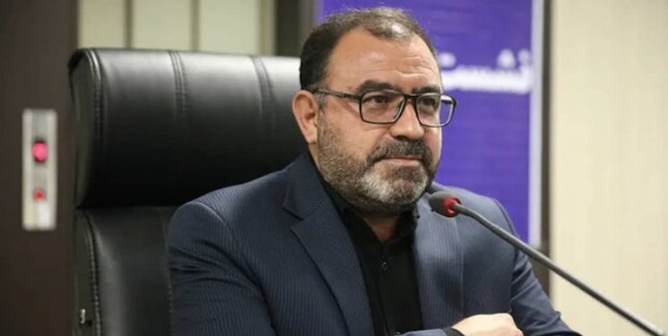 1335267 953 - فرماندار: در ناآرامی های اخیر در شیراز، خسارت چندانی نداشتیم؛ بنرها و سطل زباله ها را از سر راه جمع کرده بودیم / از شب اول بلافاصله مترو را تعطیل کردیم؛ زیرا می توانست مخفیگاه آشوبگران شود / فقط یک ایستگاه اتوبوس را برای بستن راه از جا درآورده بودند که سپاه و نیروهای انتظامی همان ابتدا آن را از مسیر برداشتند / با وجود کم بودن نا آرامی ها، دو شهید دادیم