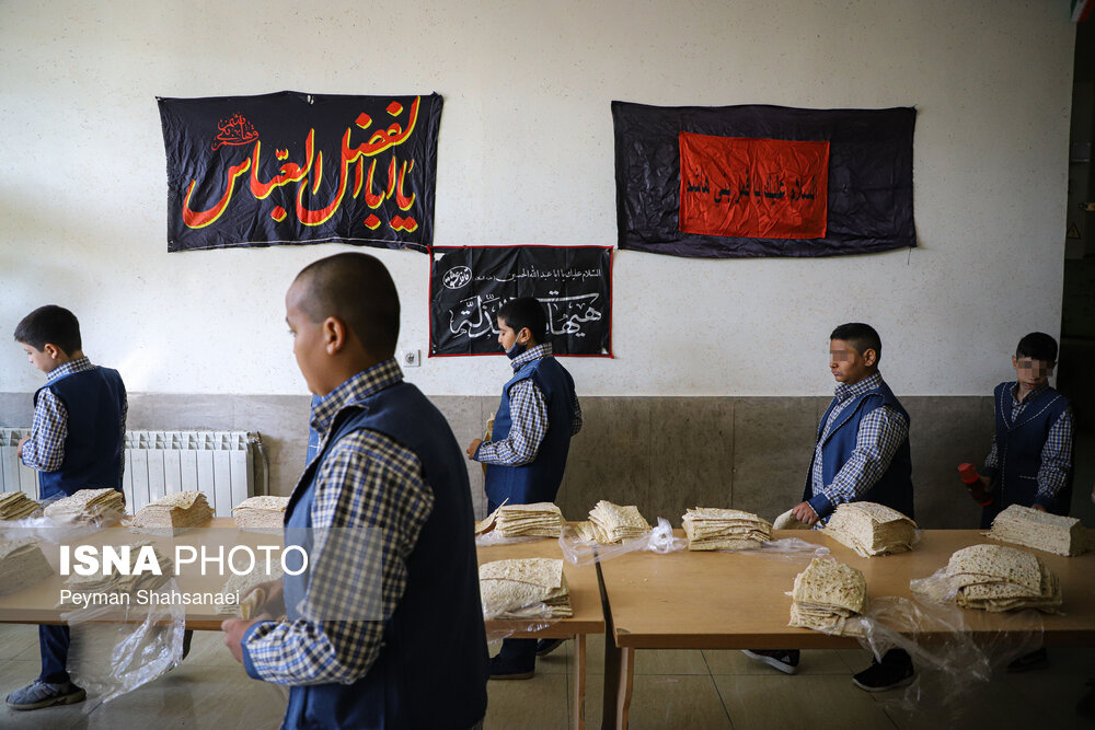 تصاویر: دانش آموزانی با کوله بار زندگی بر دوش