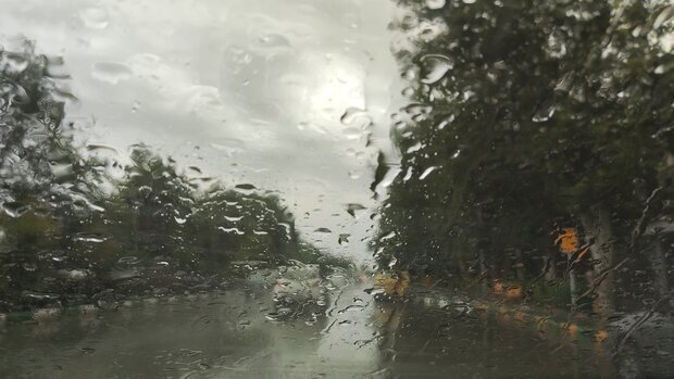 بارش باران در جاده‌های ۵ استان کشور