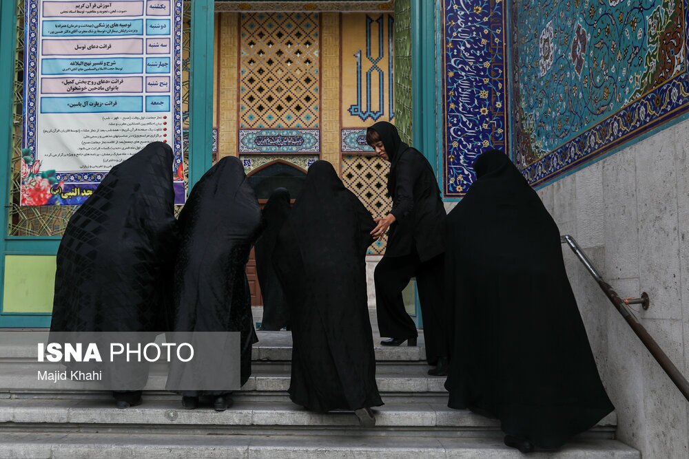 تصاویر: مراسم ختم مادر عباس عبدی