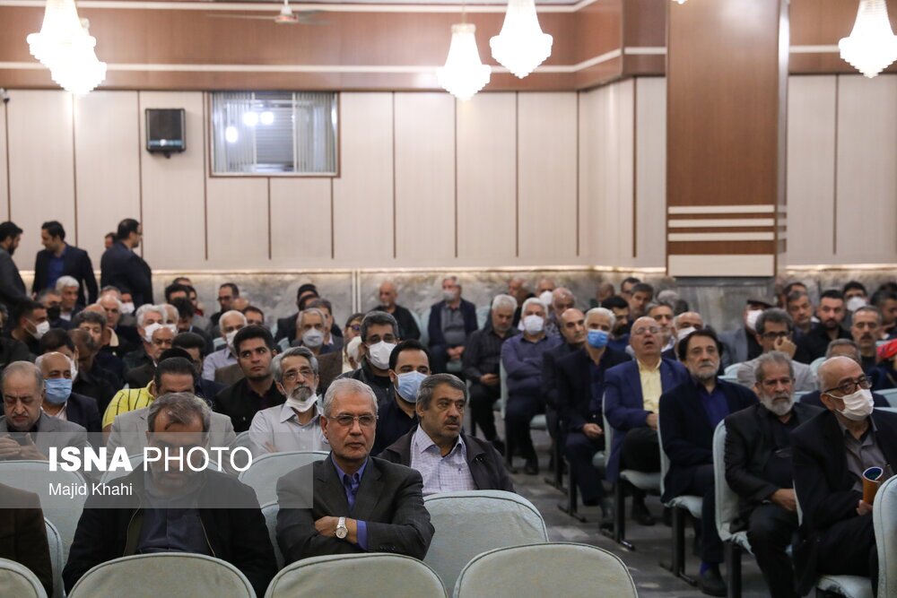 تصاویر: مراسم ختم مادر عباس عبدی