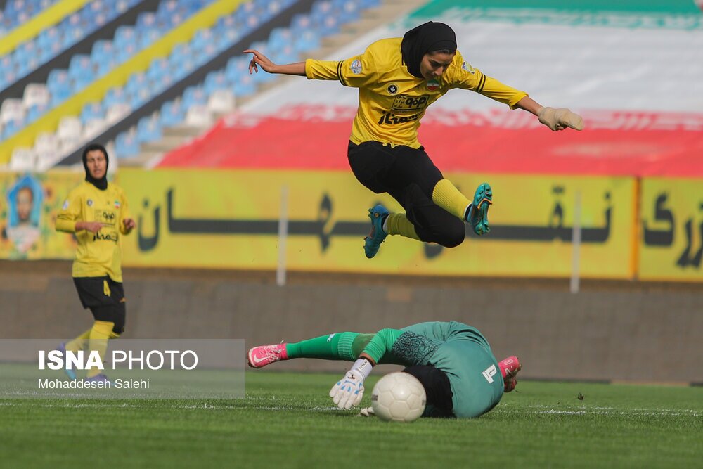 تصاویر: هفته سوم لیگ برتر فوتبال بانوان، سپاهان - زارع باتری سنندج