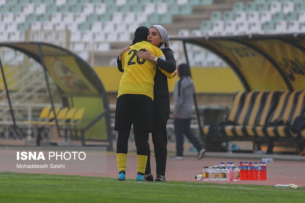تصاویر: هفته سوم لیگ برتر فوتبال بانوان، سپاهان - زارع باتری سنندج