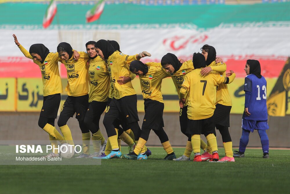 تصاویر: هفته سوم لیگ برتر فوتبال بانوان، سپاهان - زارع باتری سنندج