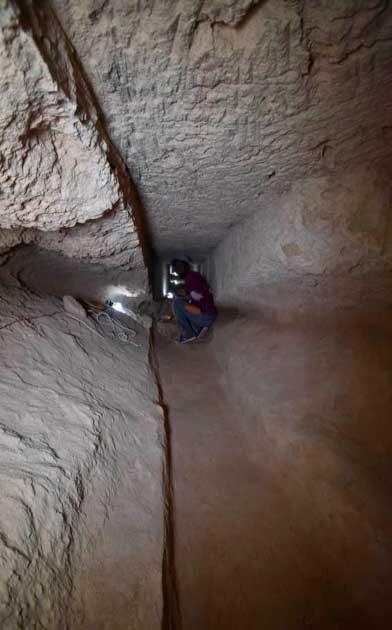 کشف تونلی که شاید به «کلئوپاترا» برسد