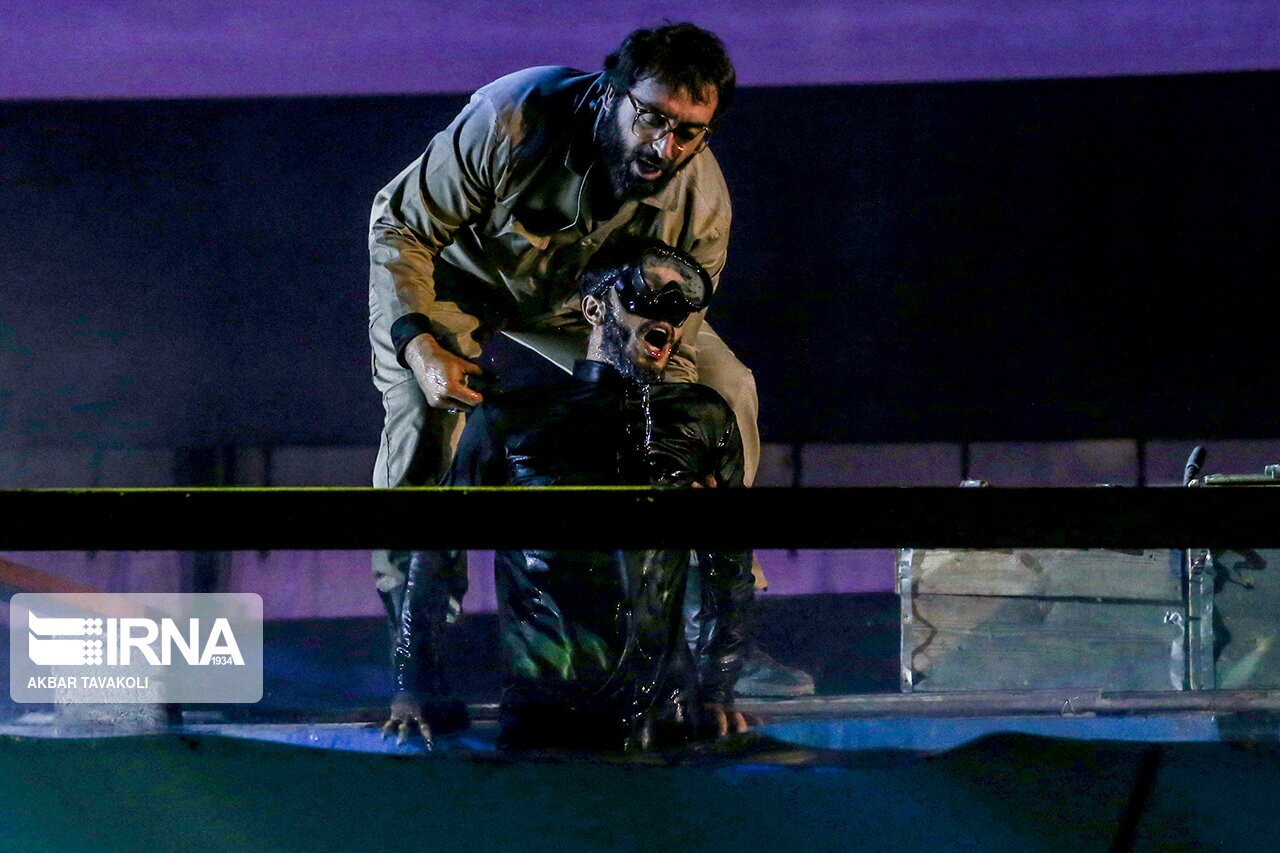 تصاویر: سینمایش ۴۱۰