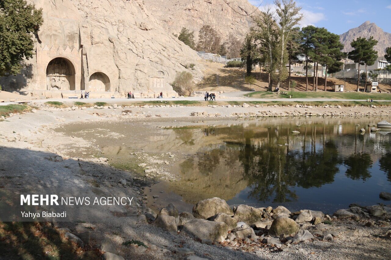 تصاویر: شوک خشک شدن دریاچه تاریخی طاق بستان
