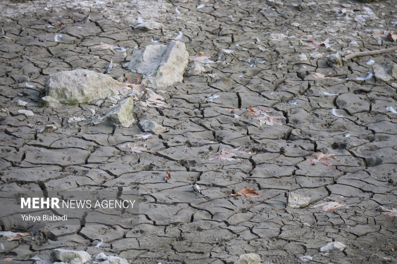 تصاویر: شوک خشک شدن دریاچه تاریخی طاق بستان