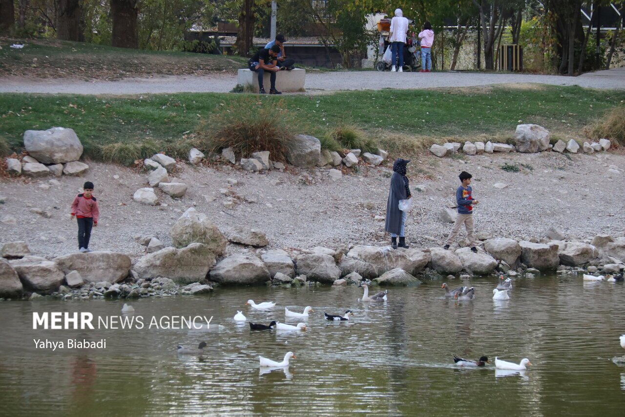 تصاویر: شوک خشک شدن دریاچه تاریخی طاق بستان