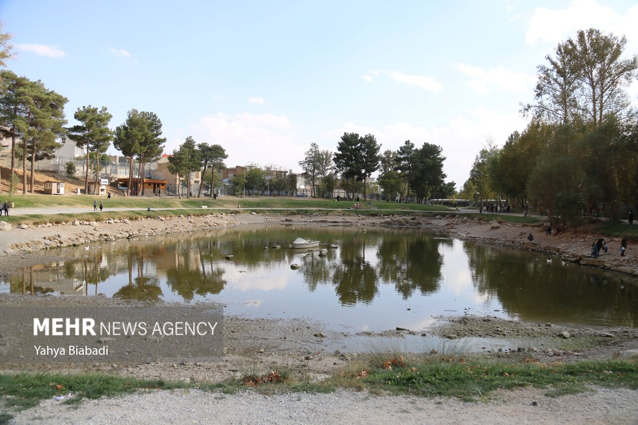 تصاویر: شوک خشک شدن دریاچه تاریخی طاق بستان