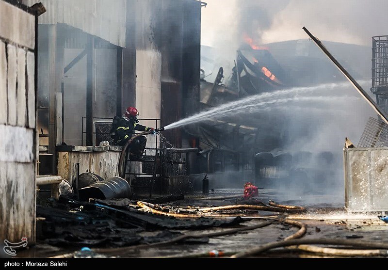 تصاویر: آتش‌سوزی در شهرک صنعتی مبارکه اصفهان