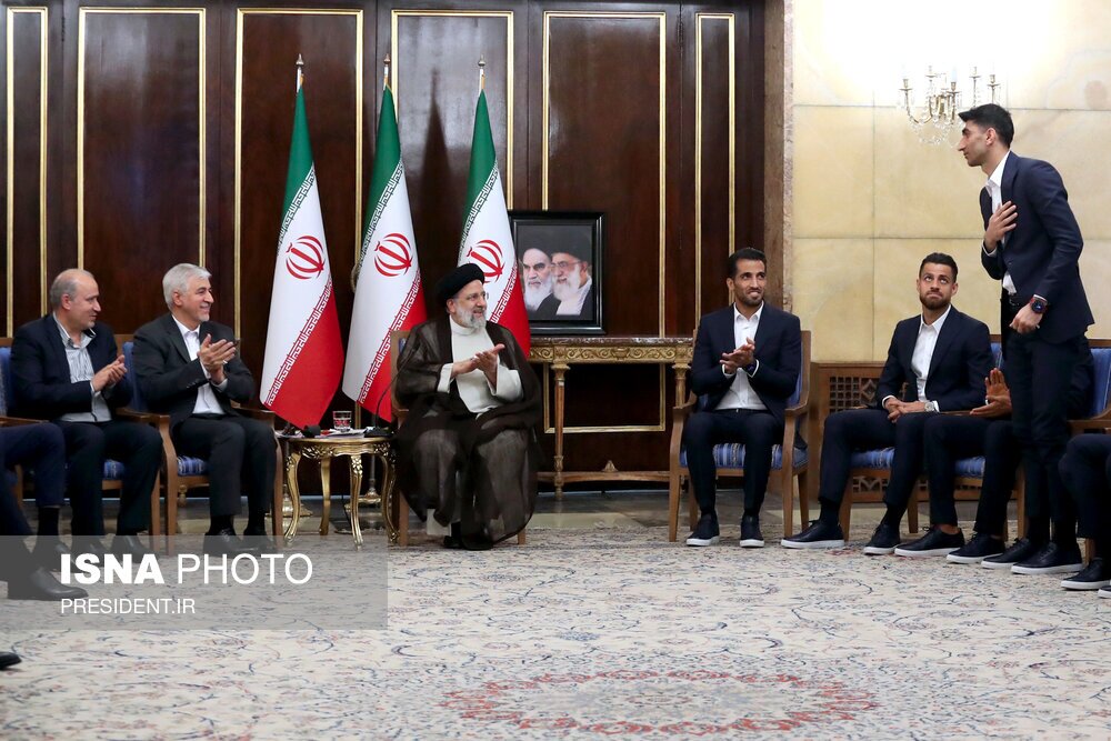 تصاویر: دیدار تیم ملی فوتبال ایران با رییس جمهور