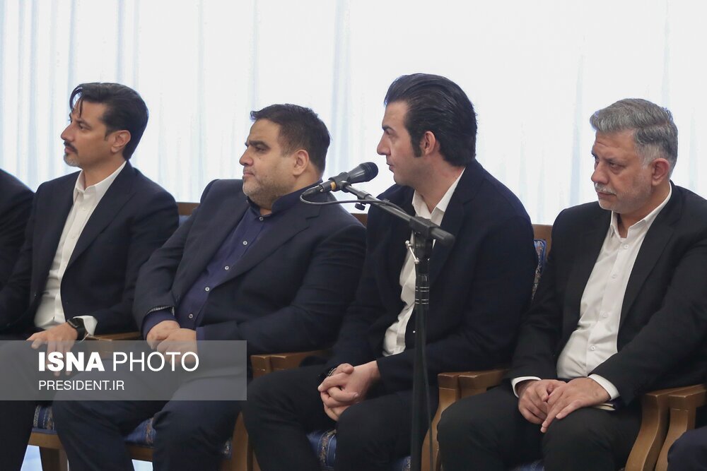 تصاویر: دیدار تیم ملی فوتبال ایران با رییس جمهور