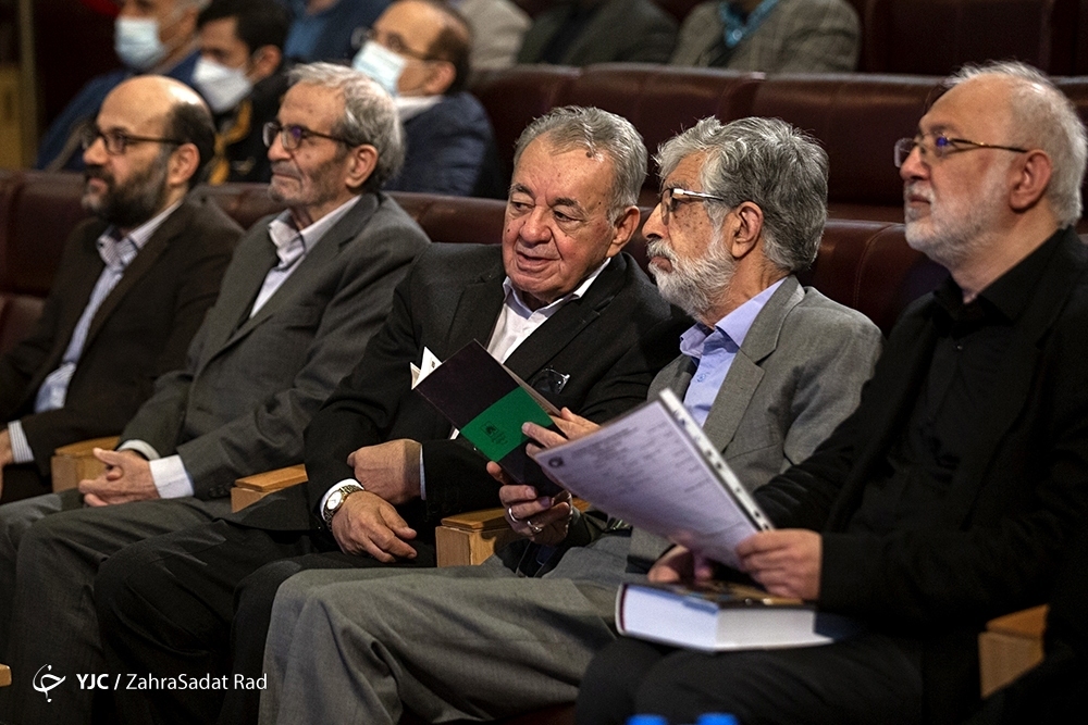 تصاویر: رونمایی از نسخه خطی قرآن کریم از دوره سلجوقی