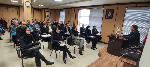 نشست مدیریت بیمه های مسئولیت بیمه پاسارگاد با روسای شعب و نمایندگان عمومی منتخب منطقه ۲