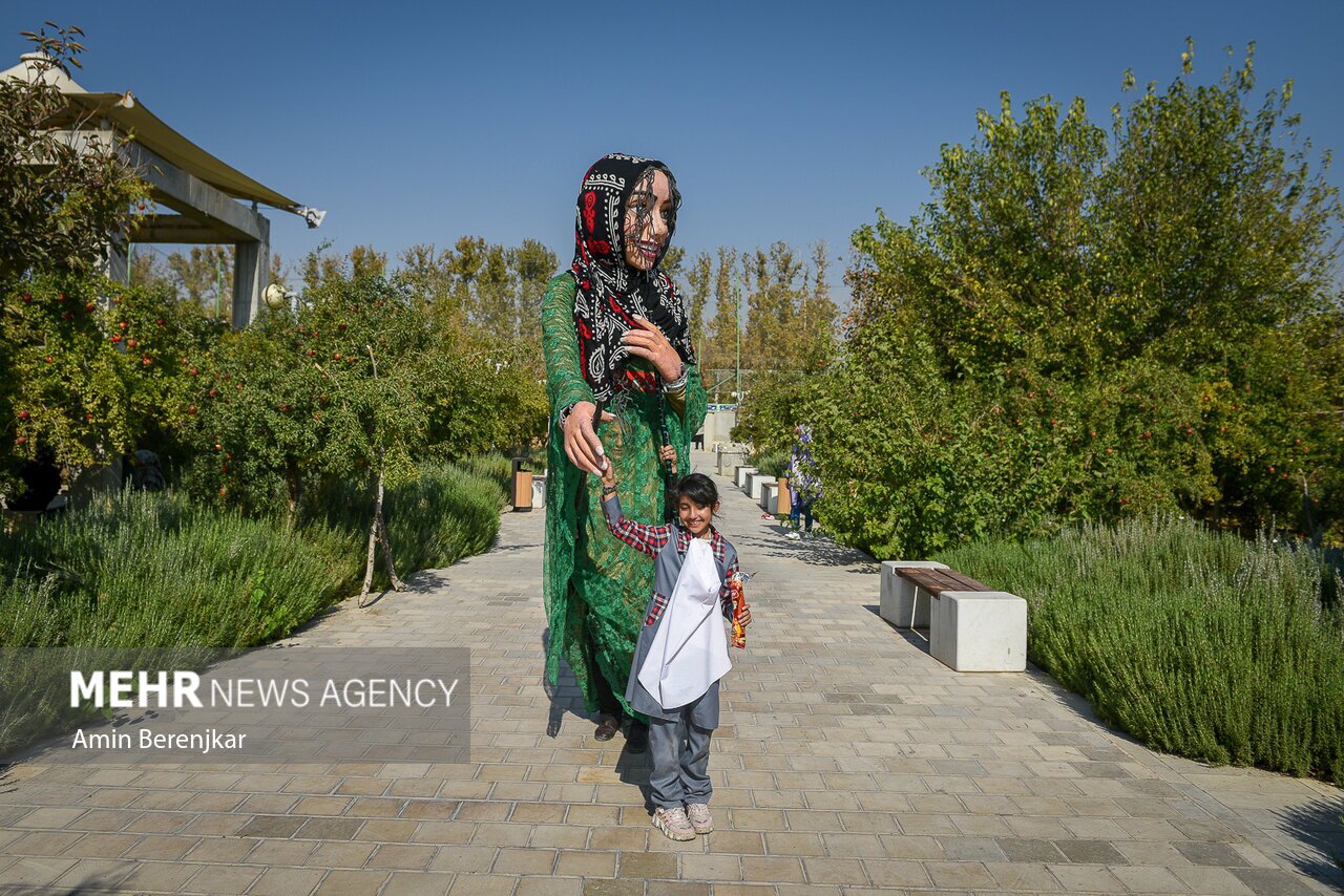 تصاویر: جشنواره ملی «نمایش‌های خیابانی و عروسکی شهروندکودک»