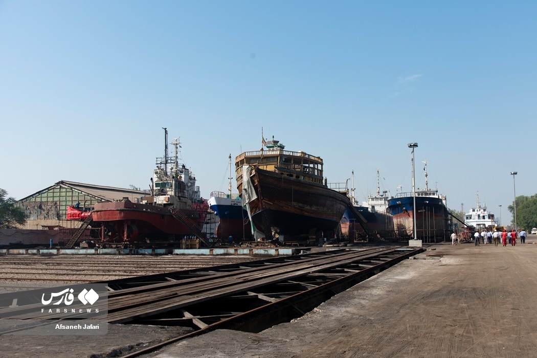 تصاویر: کارخانه ساخت کشتی‌های غول پیکر در بوشهر