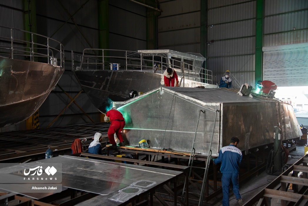 تصاویر: کارخانه ساخت کشتی‌های غول پیکر در بوشهر