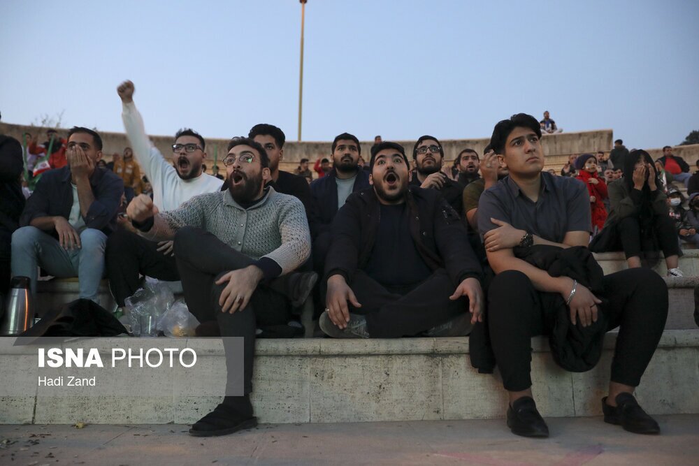 تصاویر: تماشای اولین بازی ایران در جام جهانی قطر