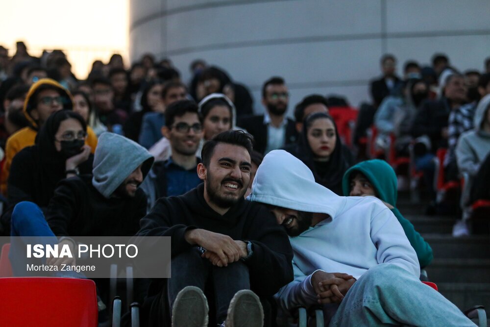 تصاویر: تماشای اولین بازی ایران در جام جهانی قطر