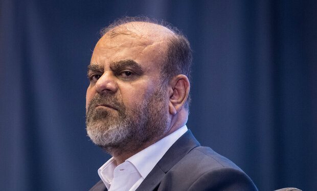 مشاور وزیر سابق راه: از دو ماه قبل بیماری رستم قاسمی تشدید شد / همان زمان از رئیسی خواست با کناره‌گیری او موافقت کند / پس از استعفا، بلافاصله وارد فرآیند جدی درمان شد اما به علت پیشرفت بیماری، اقدامات پزشکان موثر واقع نشد