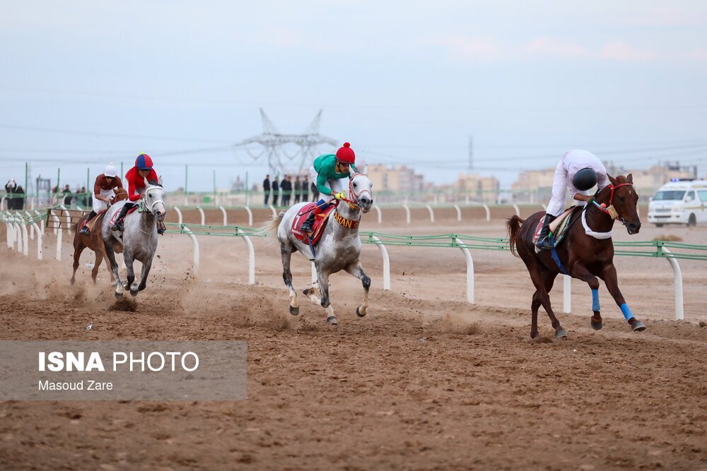 تصاویر: کورس پاییزه اسب دوانی یزد